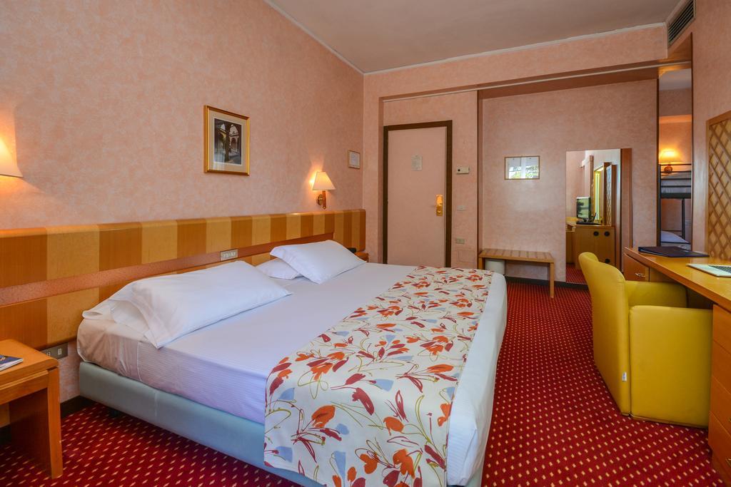 Hotel Oliveto Desenzano del Garda Eksteriør bilde